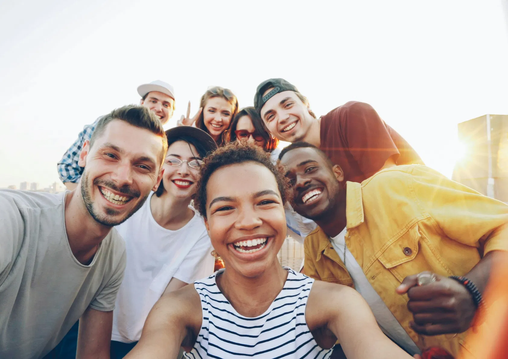 Selfie d'un groupe de personnes