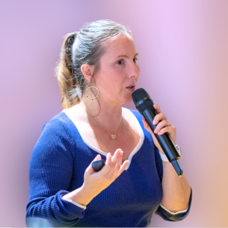Amélie Starace, formatrice LinkedIn et créatrice du SaaS Le Levier