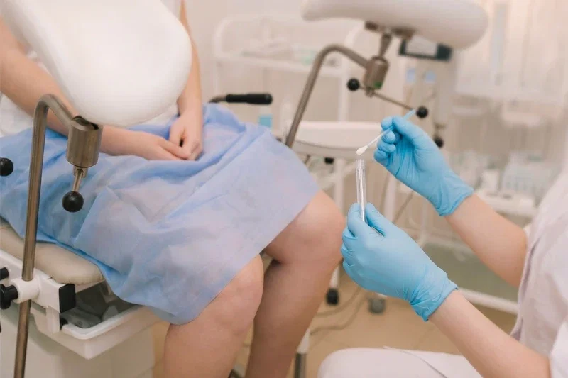 consult ginecologic pentru screening cancer vulvar si recoltare la leziuni suspecte