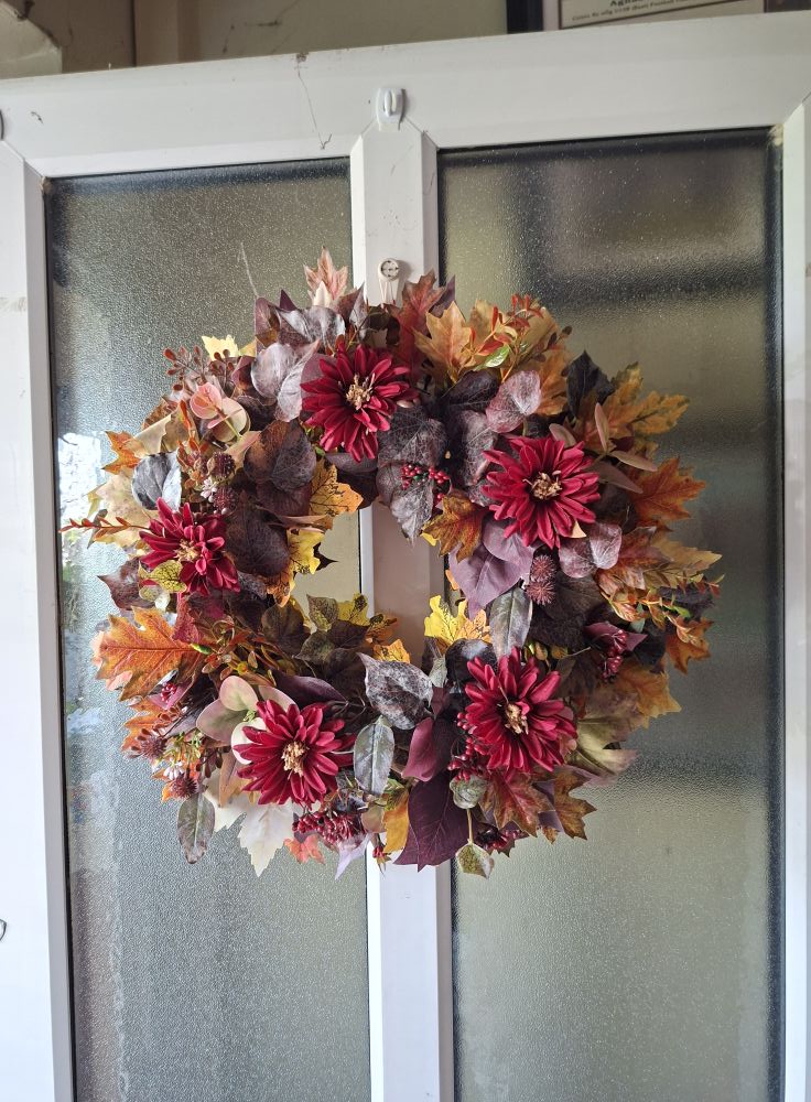 The Autumn Fire Chrysanthamum & Foliage Wreath (50cm)