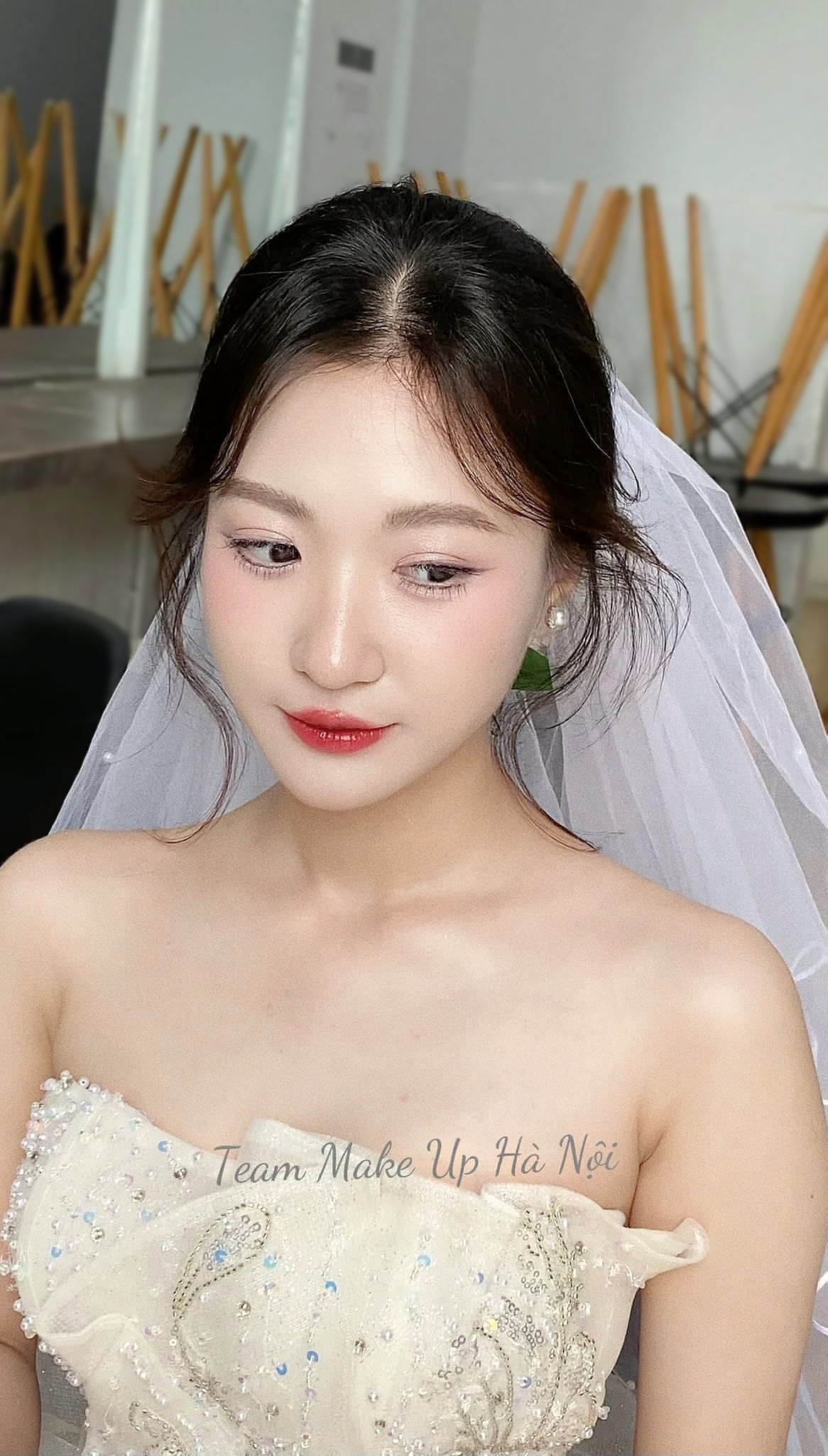 makeup artist