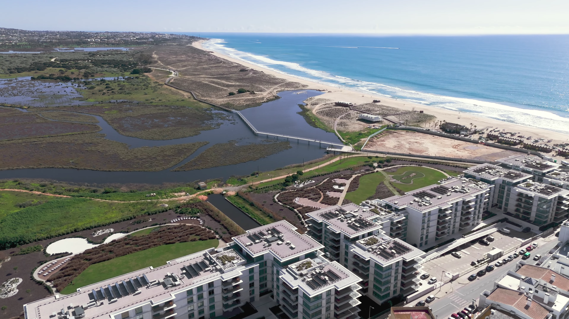 Apartamento T2 de luxo no Condomínio Bayline em Armação de Pêra