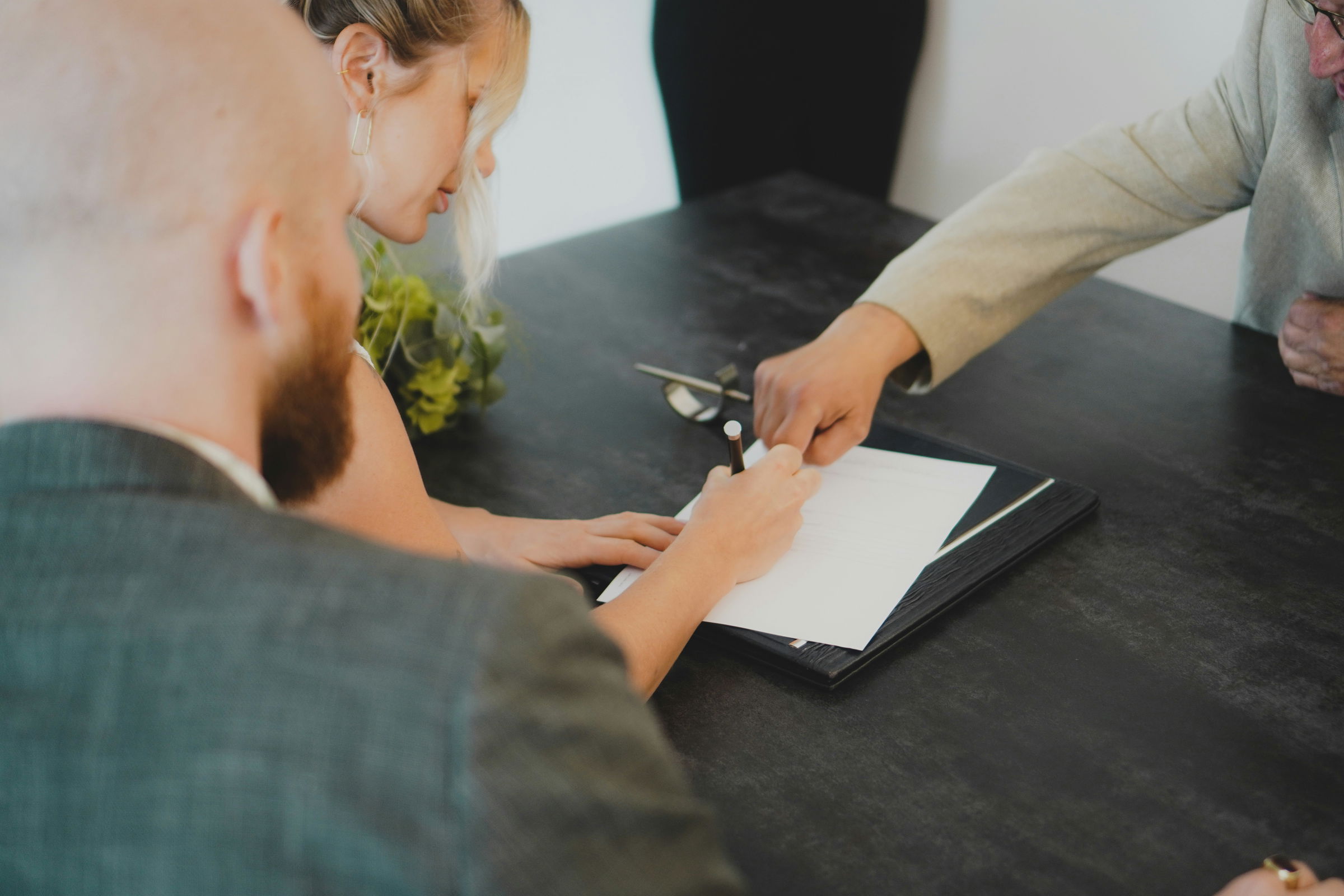 sign agreement