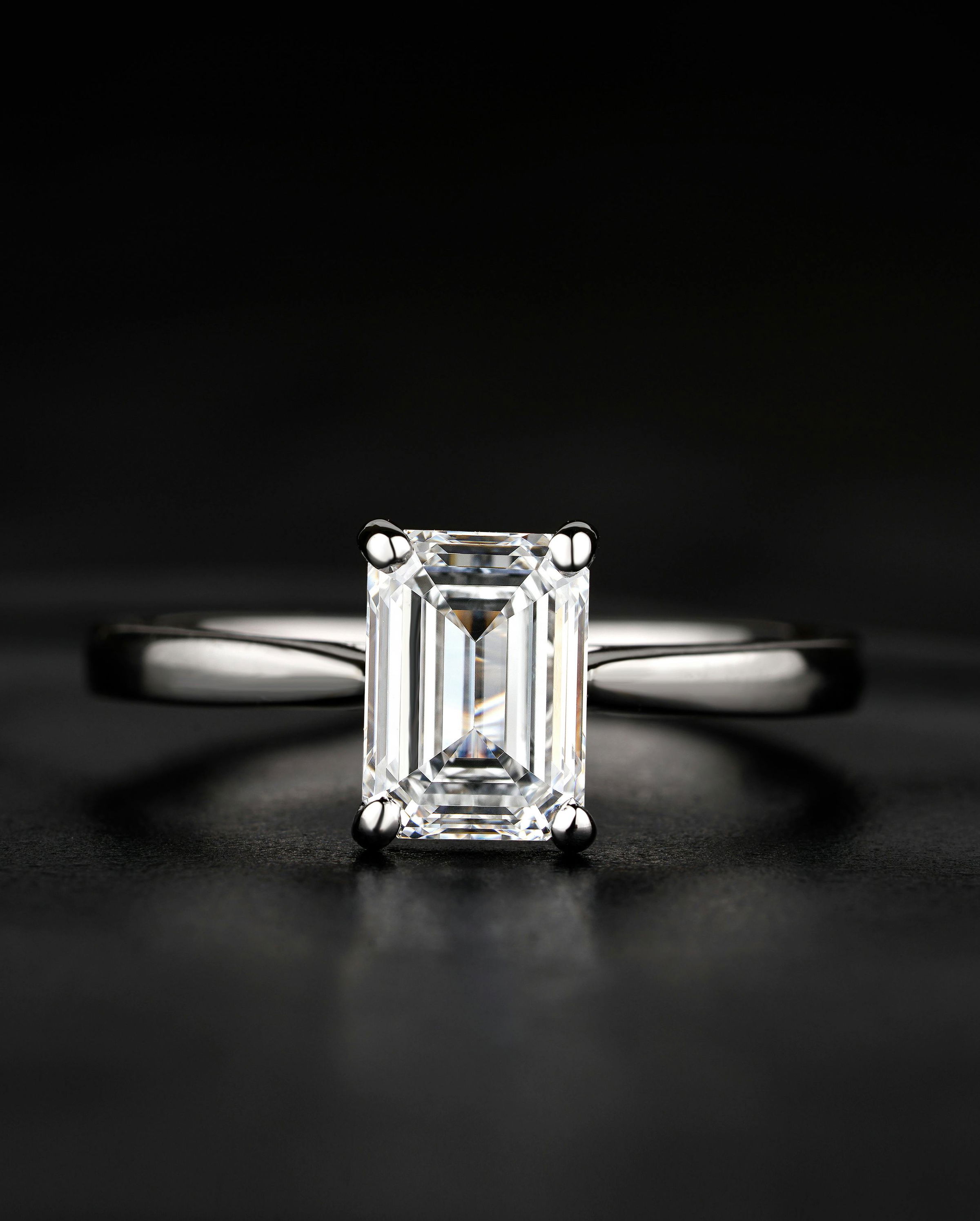 Emerald Cut: Sleek rectangular design with stunning clarity and sophistication