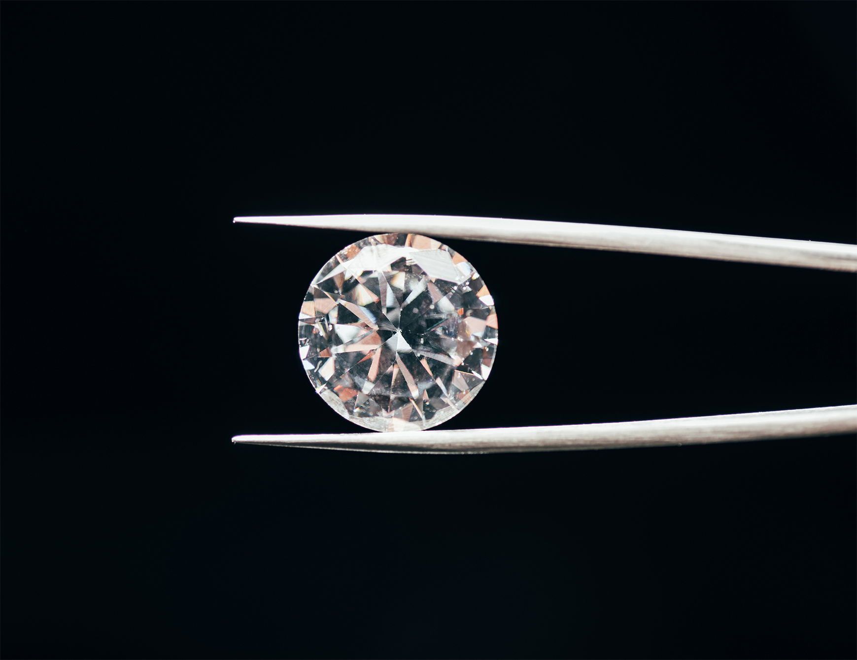 Round Brilliant: Timeless sparkle for a classic engagement ring