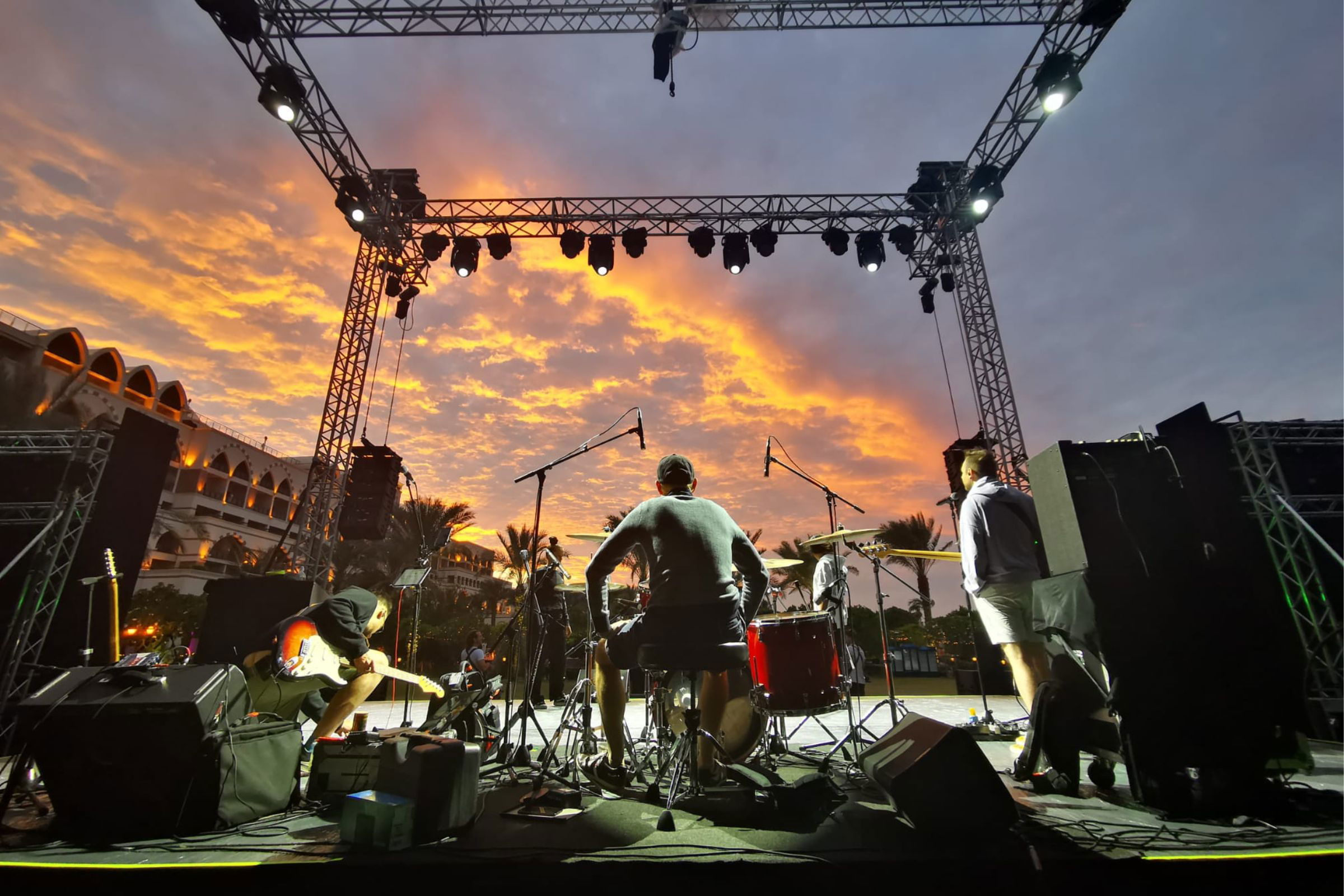 Sunset Soundcheck in Dubai