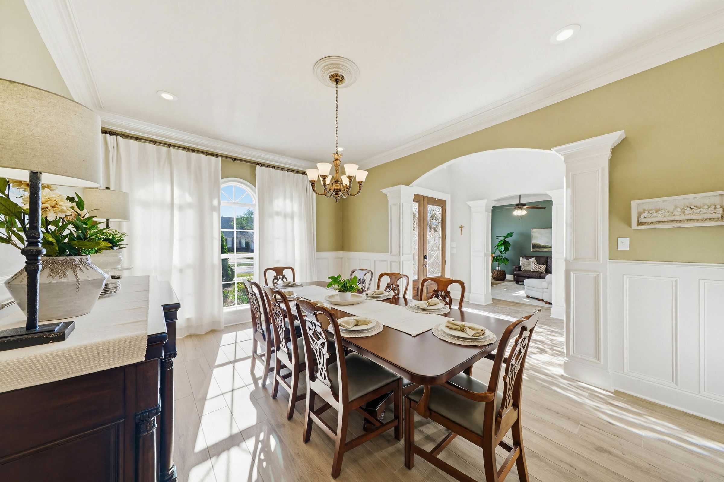 This real estate photo in Mandeville Louisiana. 