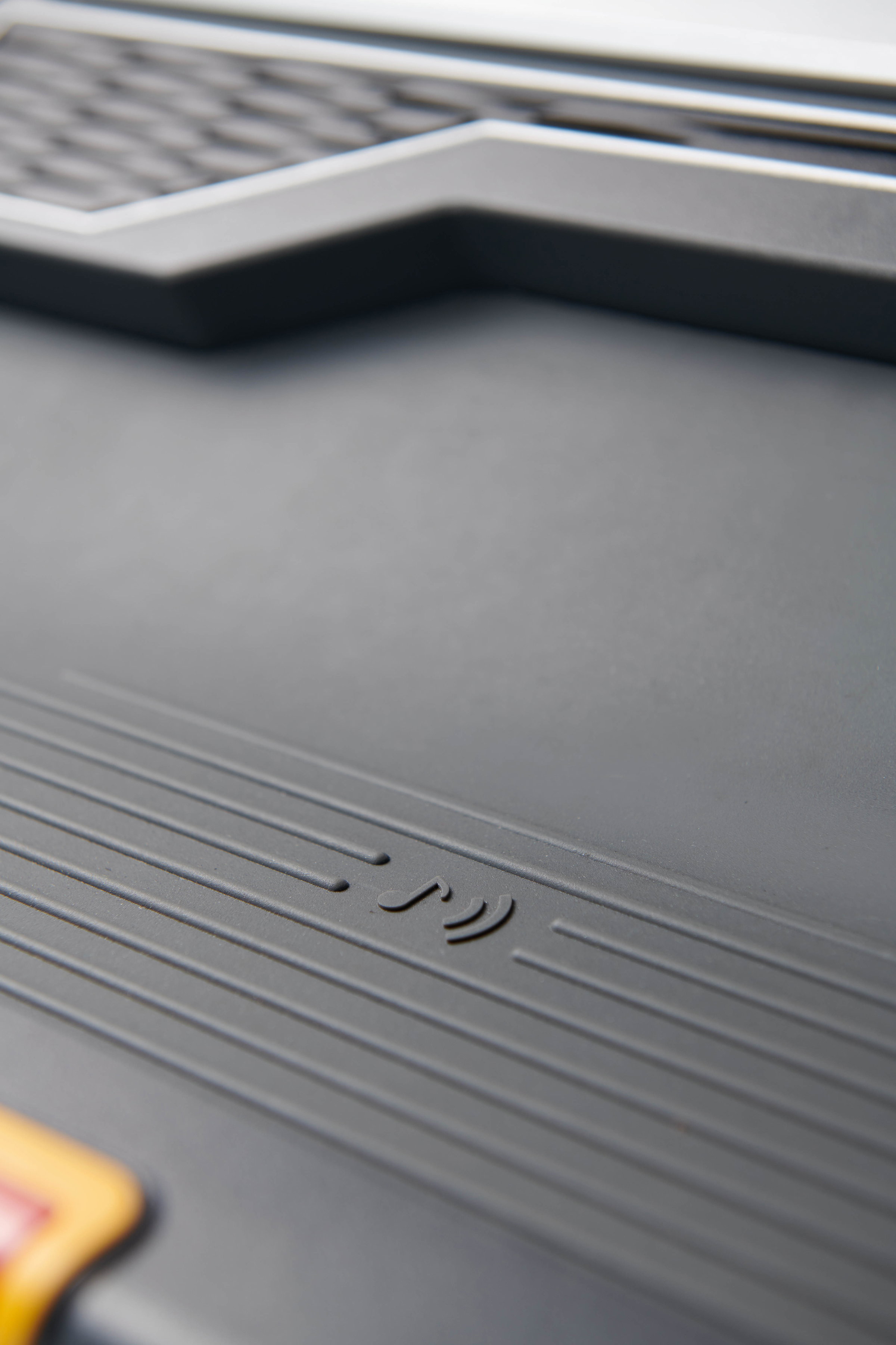 Wireless induction speaker