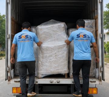 Expert Packing Team in Action