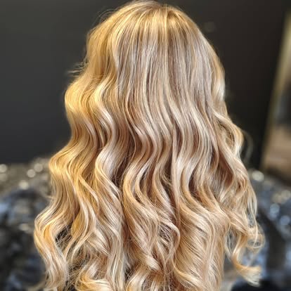 Blonde highlights with soft waves