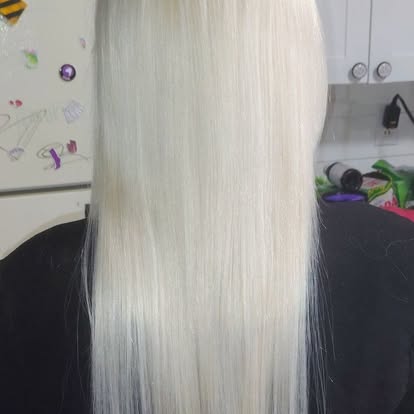 Icy platinum blonde with a smooth finish