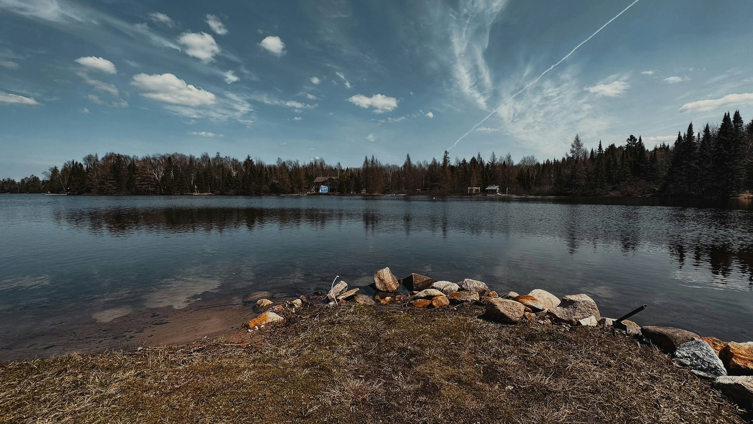 lakeside cottages