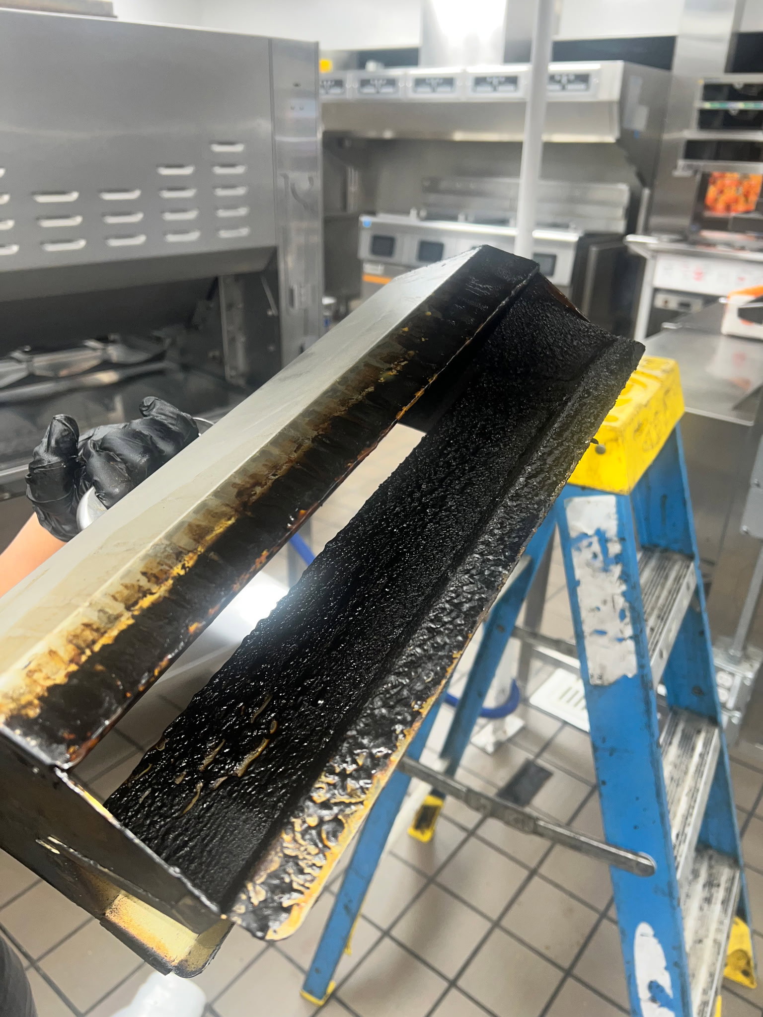 grease filter cleaning
